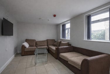 7 bed house, Rhymney Street, Plasnewydd, Cardiff, CF244DH - Image 2